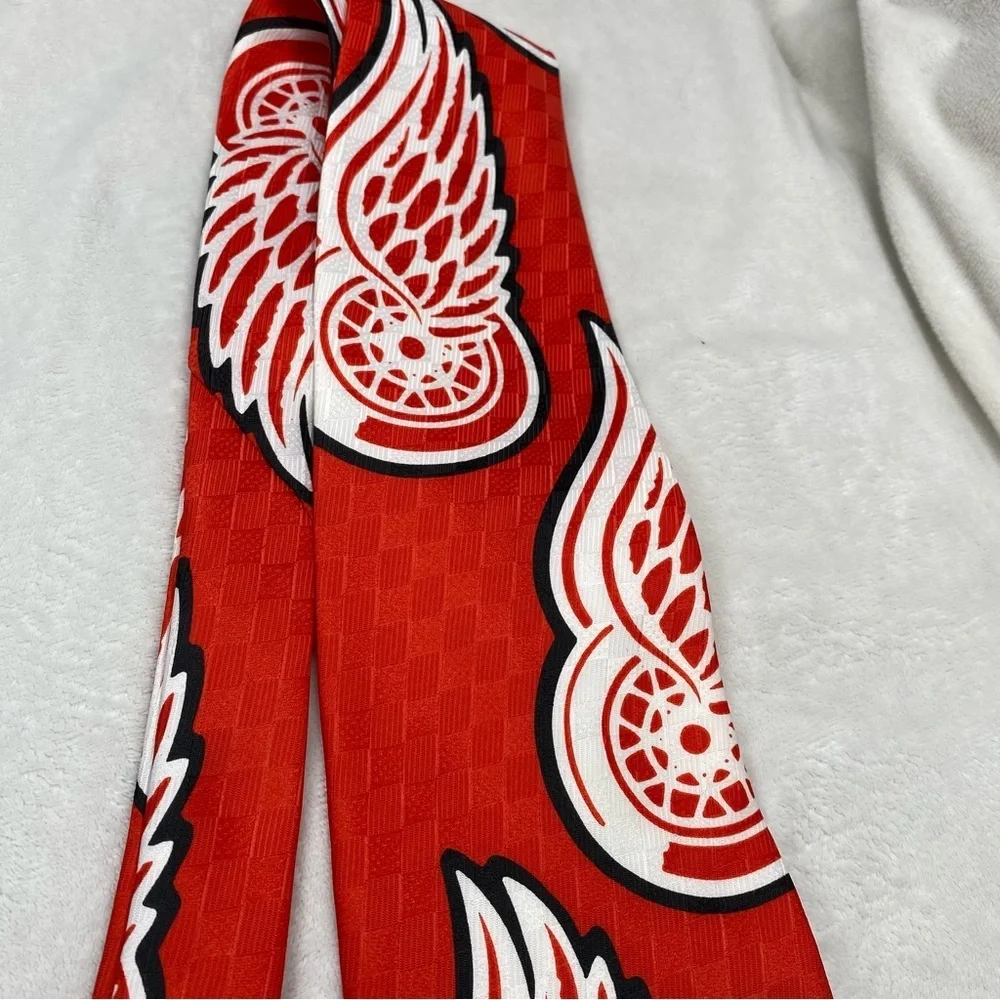 Tie Breaker NHL Hockey Licensed Detroit Red Wings Neck Tie